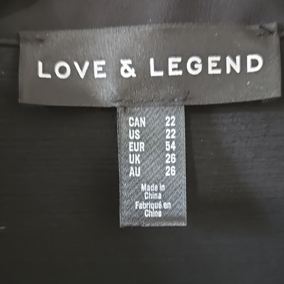 Love & Legend Chic Black Blouse - Picture 2 of 7